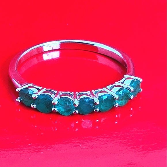 Natural Emerald 2.5mm 925 Sterling Silver Band - Picture 3 of 11